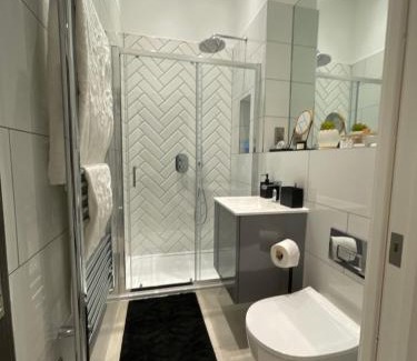 Carshalton Central Apartment | Luxury 2 bedroom Flat Sutton