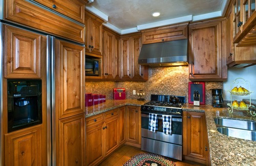 Aspen Condo | Luxury 2 BR/3 BA Condo - #419 Walk to Lifts and Downtown