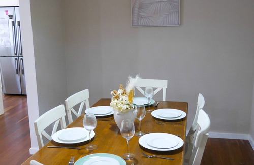 Caringbah South House | Luxury 2 story home in Yowie Bay. Close to Sydney CBD & Cronulla Beach