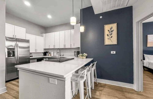 Deep Ellum Apartment | Luxury 2BD | DT Deep Ellum | 3 Beds | Free Parking
