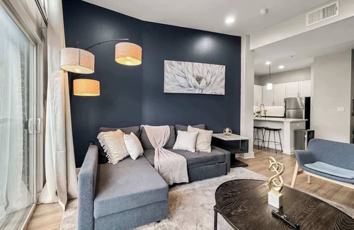 Deep Ellum Apartment | Luxury 2BD | DT Deep Ellum | 4 Beds | Free Parking