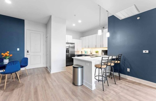 Deep Ellum Apartment | Luxury 2BD | DT Deep Ellum | 4 Beds | Free Parking