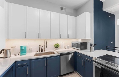 Deep Ellum Apartment | Luxury 2BD | DT Deep Ellum | 4 Beds | Free Parking