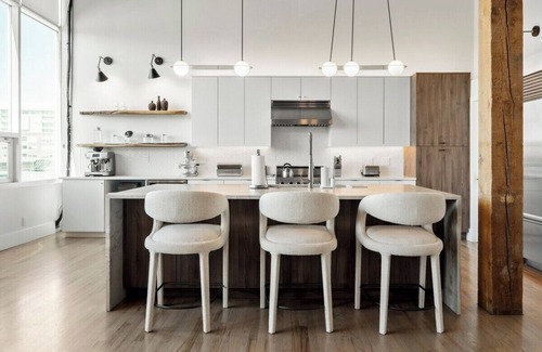 Auraria Apartment | Luxury 2BD Loft Next to Ball Arena, 30+Day, E-Bike