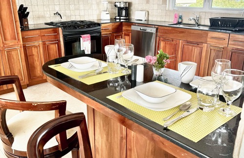 West End Village Apartment | Luxury 2bedroom holiday apartments w/wifi & AC in the picturesque West End, #8