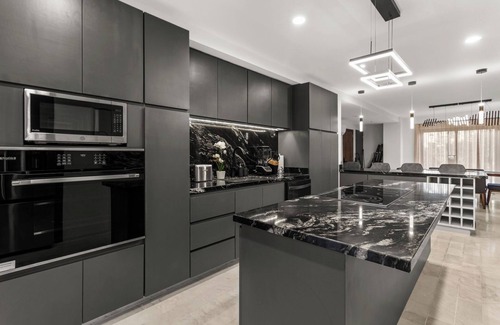 Marina Vallarta Condo | Luxury 2BR, 2BA condo in Marina Vallarta. Dream kitchen, golf, fishing packages.
