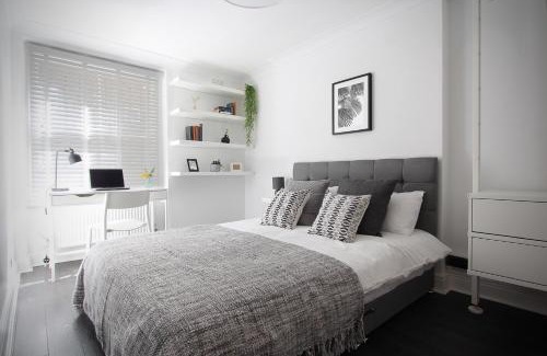 Colville Apartment | Luxury 2BR Flat in Hip Notting Hill