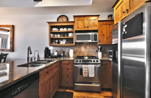 Kimball Junction House | Luxury 2BR Park City Retreat with Mountain & Preserve Views & Saltwater Hot Tub