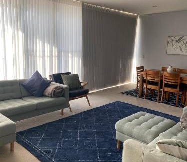 Wagga Wagga Apartment | Luxury 3 bdm Spacious apt in the heart of Wagga