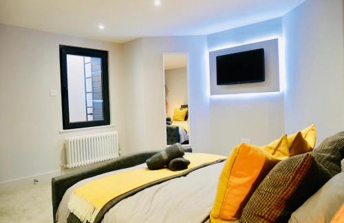 Westbourne Apartment | Luxury 3 bedroom Apartment near Bournemouth Beach & Poole