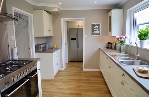 Chichester House | Luxury 3 bedroom house in central Chichester; quiet, parking, lovely big garden