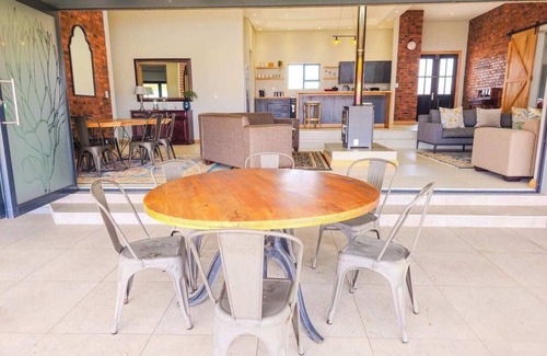 Dullstroom House | Luxury 3-bedroom house in welcoming Dullstroom with WiFi