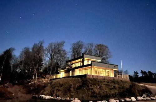 Bjallansas House | Luxury 3 Bedroom Modern House in Nature