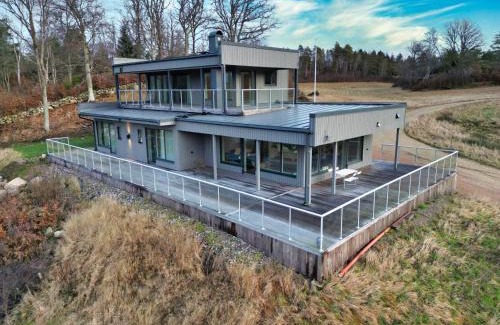 Bjallansas House | Luxury 3 Bedroom Modern House in Nature