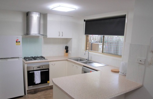 Woodridge House | Luxury 3 bedroom townhouse in Woodridge
