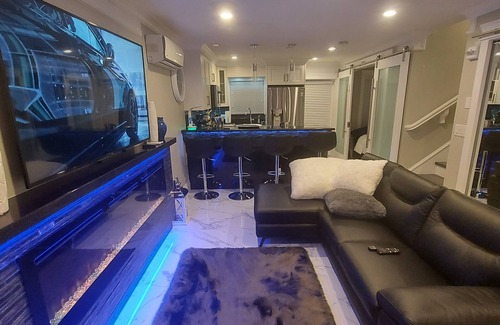 Sunset House | Luxury 3 Bedroom Townhouse