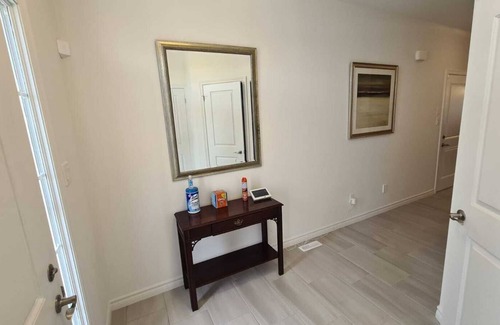 London House | Luxury 3-bedroom-townhouse Close to Uwo/hospital