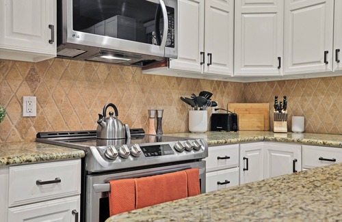 Old East Dallas House | Luxury 3-Story Townhome. Old East Dallas.