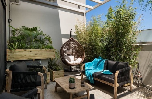 Tsikalaria Apartment | Luxury 3bd maisonette apartment near Souda port