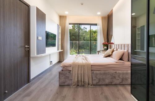 Tan Phu District Apartment | Luxury 3BR Apartment 121m - Resort Pool & Gym - Near Aeon Mall