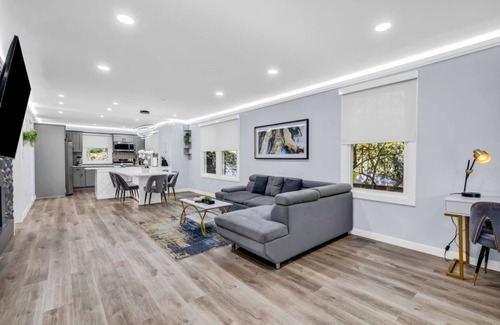 Villa Heights House | Luxury 3BR House in Charlotte