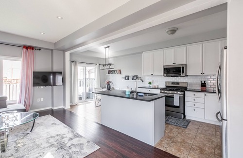 Stoney Creek Villa | Luxury 3BR Townhome Private Gym BBQ