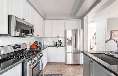 Stoney Creek Villa | Luxury 3BR Townhome Private Gym BBQ