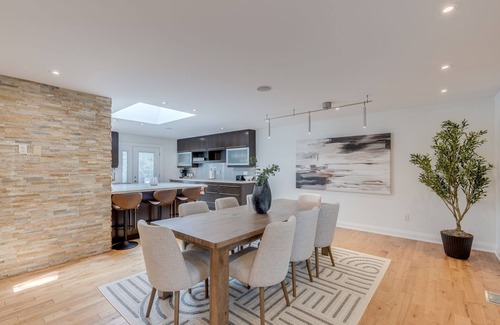 King City House | Luxury 4 BDRM Oasis with Heated Pool