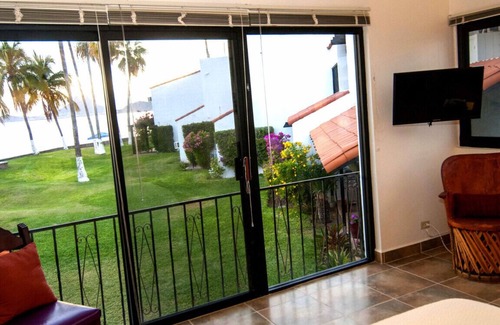 San Carlos Condo | Luxury 4 bed/4 bath Beach Front Condo - New and Completely Remodeled