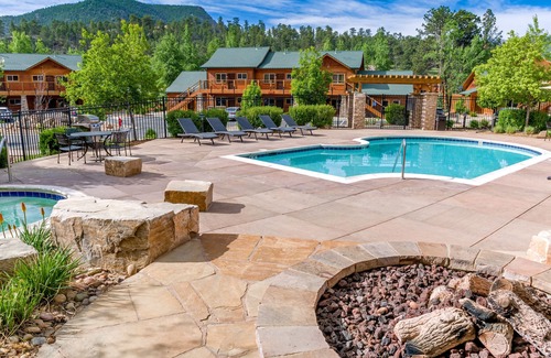 Estes Park House | Luxury 4 bed condo, RMNP Views, walk downtown #296