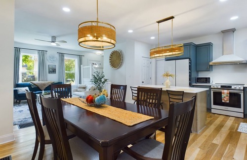 Olean House | Luxury 4-Bed Full Home with Deck