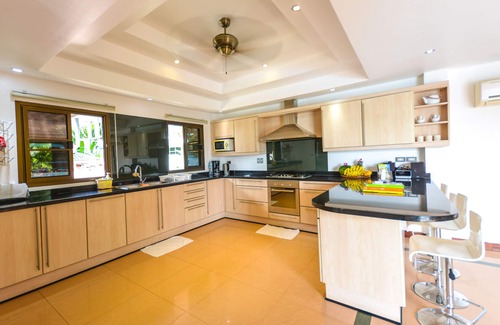 Kata Villa | Luxury 4 Bed Infinity Pool Villa, Chef.