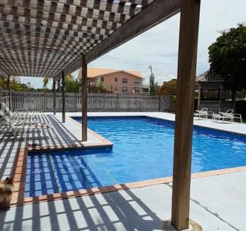 Bahamia West Apartment | Luxury 4 bedroom 2 1/2 bath Condo with pool