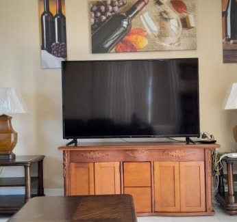 Bahamia West Apartment | Luxury 4 bedroom 2 1/2 bath Condo with pool