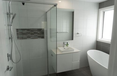 Gledswood Hills House | Luxury 4 Bedroom Home - Sleeps 10 Guests