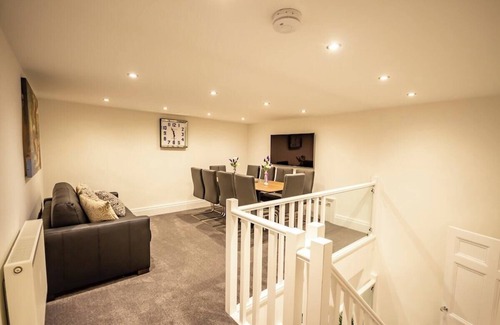 Barbican House | Luxury 4 bedroom ground floor apartment