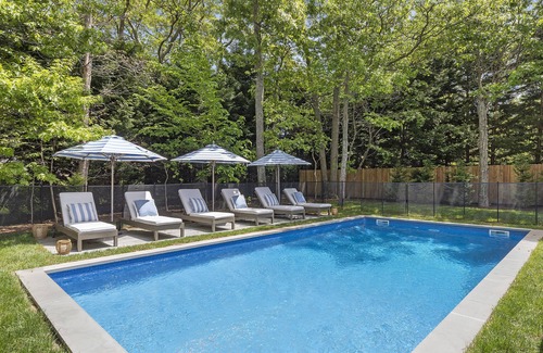 Clearwater Beach House | Luxury 4-bedroom in East Hampton [w/private beach]