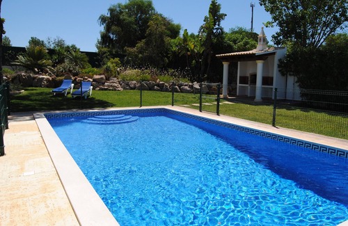 Branqueira Villa | Luxury 4 bedroom Villa with private pool and garden