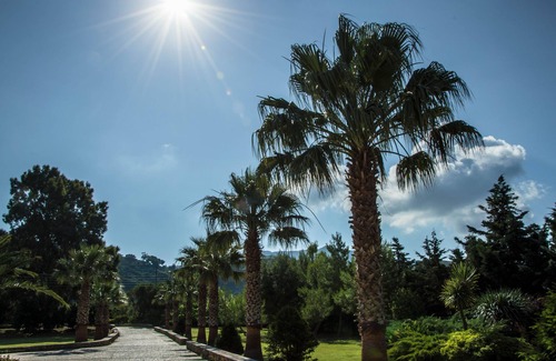 Kalamaki Villa | Luxury 4 bedroom Villa with private pool and kids pool.