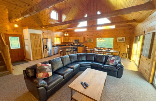 The Galena Territory House | Luxury 4 br Galena Territory rental home with hot tub and game room.