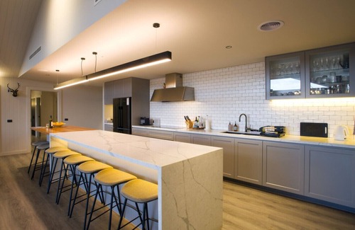 Bonnie Doon House | Luxury 4-BR home with breathtaking views of Lake Eildon and Mt Buller