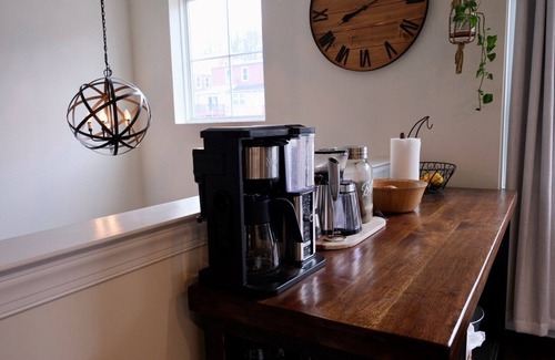 West Conshohocken House | Luxury 4 BR Townhouse w/Parking