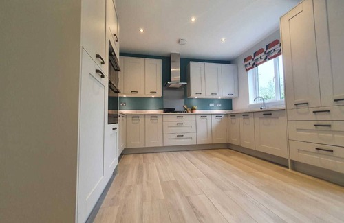 Luton House | Luxury 4 - New Bedroom House