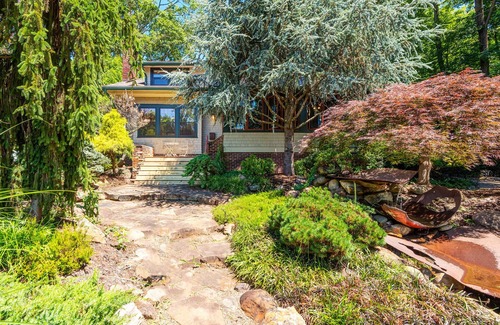 Five Points House | Luxury 4 or 5 room house close downtown Asheville - your own private retreat