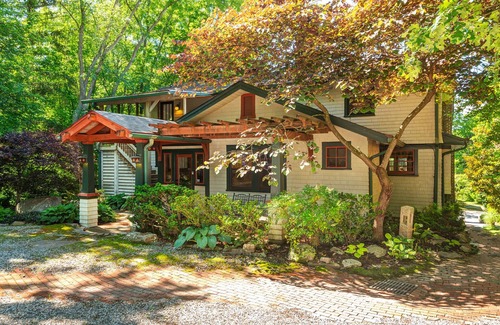 Five Points House | Luxury 4 or 5 room house close downtown Asheville - your own private retreat