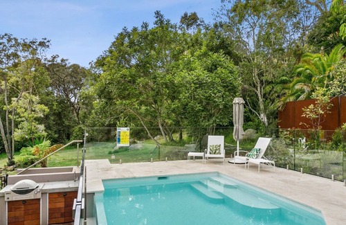 Balgowlah Heights House | Luxury 5 Bed House with Beach Trails and Pool