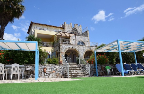 Avia Villa | Luxury 5 Bedroom Villa ,private pool ,Air-conditioning. Spectacular Sea Views.