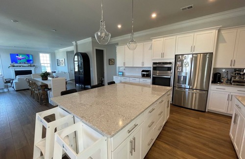 Keswick House | Luxury 5-Bedroom Home - minutes to Wineries, Monticello and downtown Charlottesville