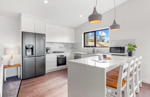 Jindabyne House | Luxury 5 Bedroom Home - Sentinel Chalet - Snowy Mountains - Jindabyne