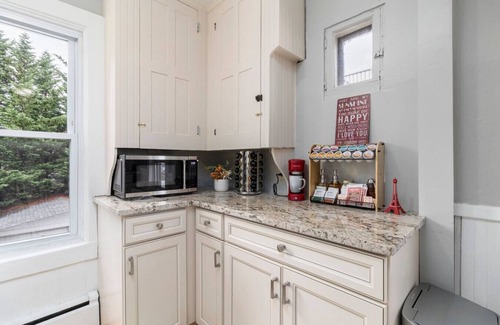 Providence House | Luxury 5 Bedroom Near Brown & Downtown Providence